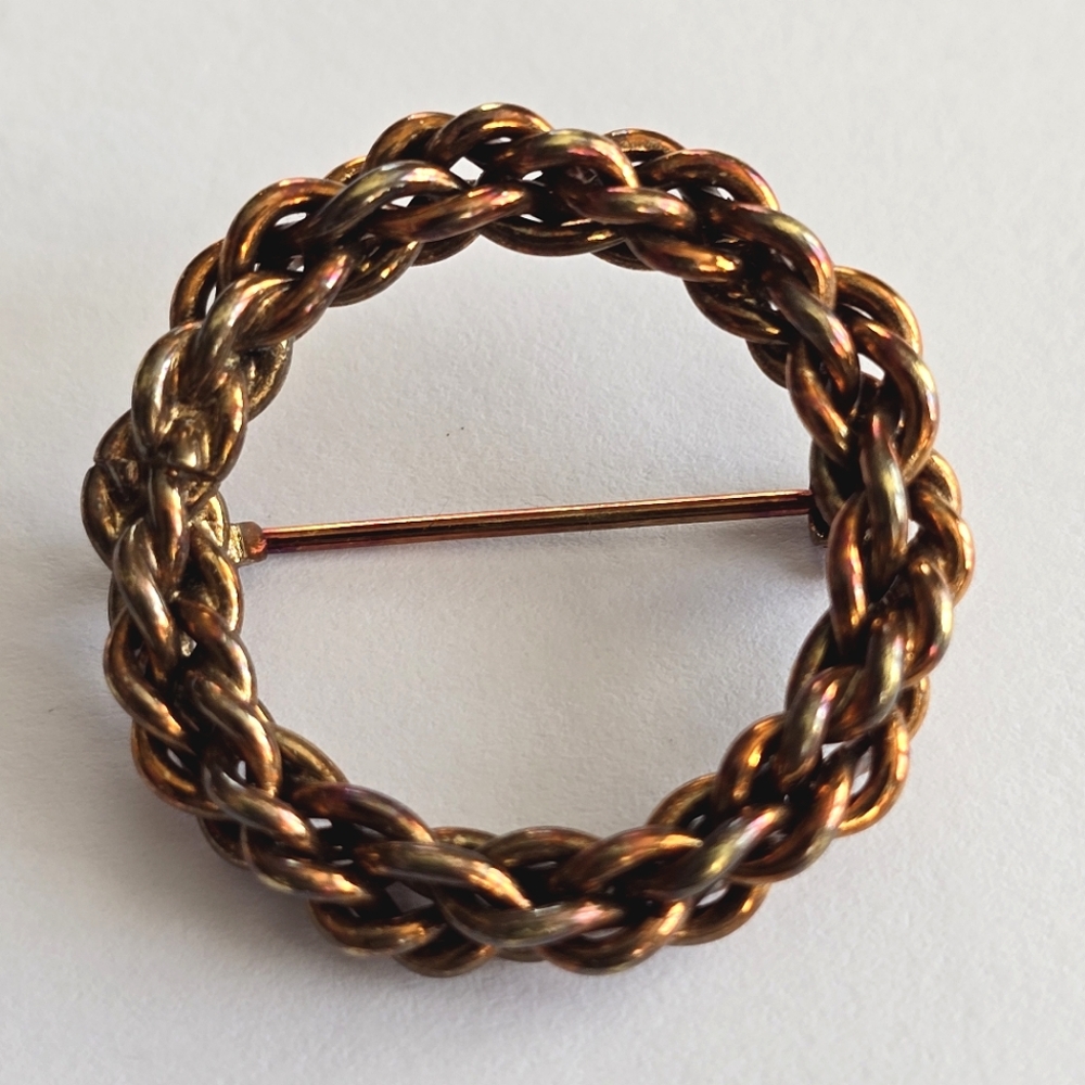 Vintage brooch open circle chain copper tone pin retro